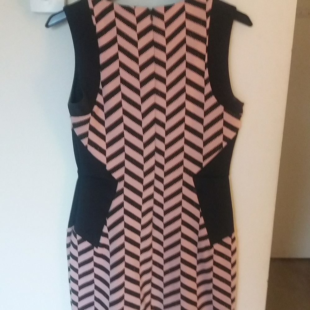 Dress - Picture 2 of 6